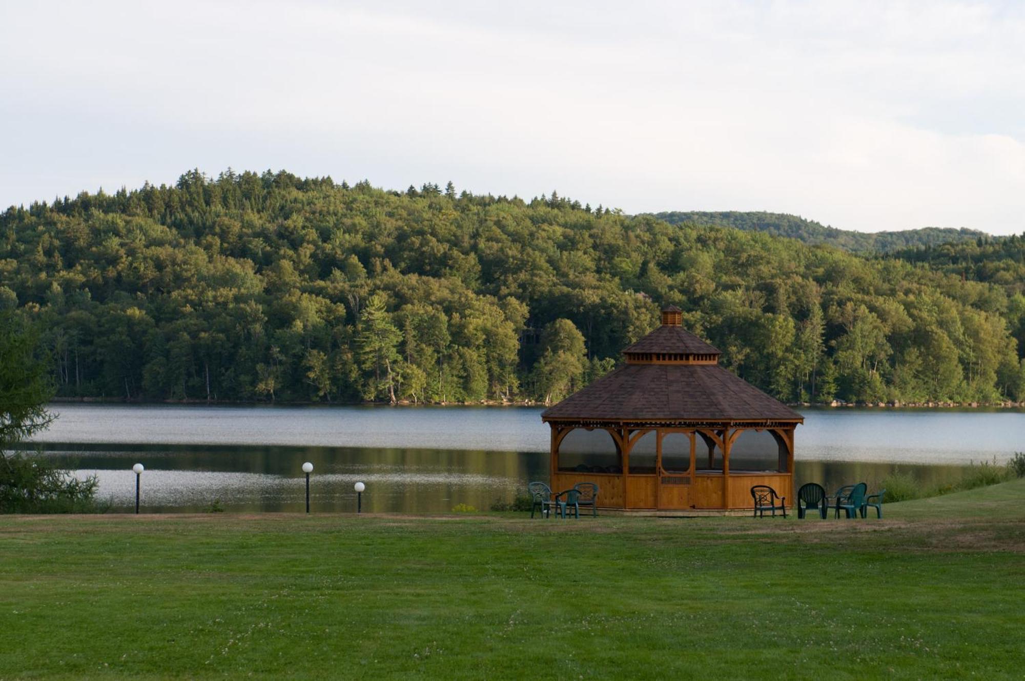 Le Manoir Du Lac Delage Stoneham Eksteriør bilde